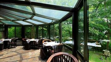 Frühstück und Abendessen