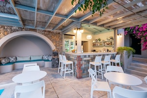 Bar (en la propiedad)