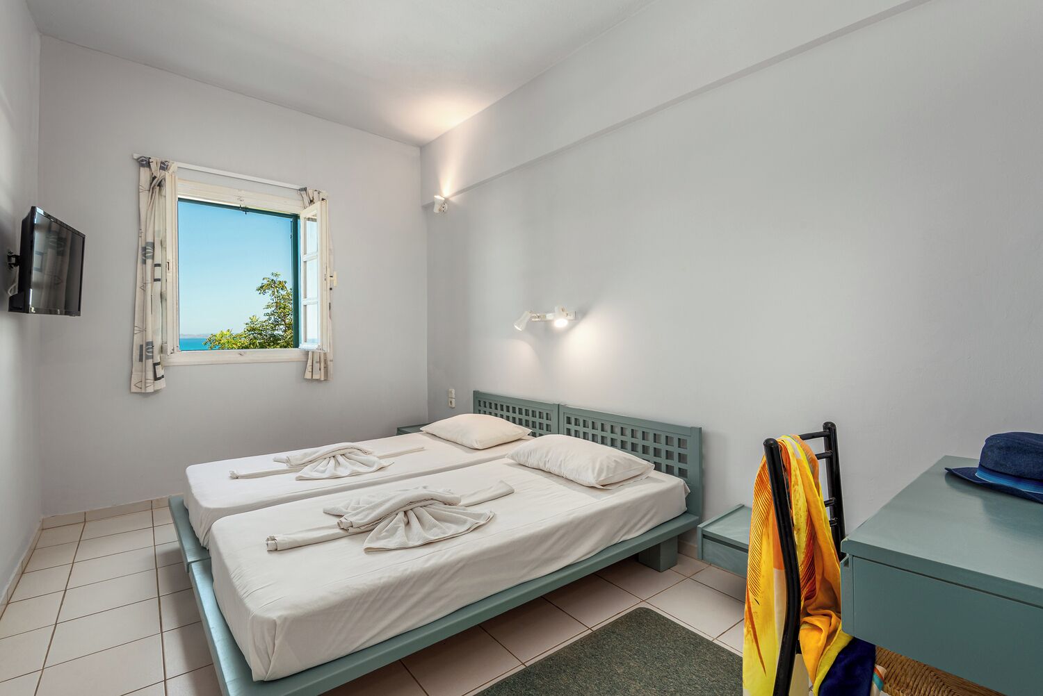 In-room safe, iron/ironing board (on request), WiFi (free), bed sheets