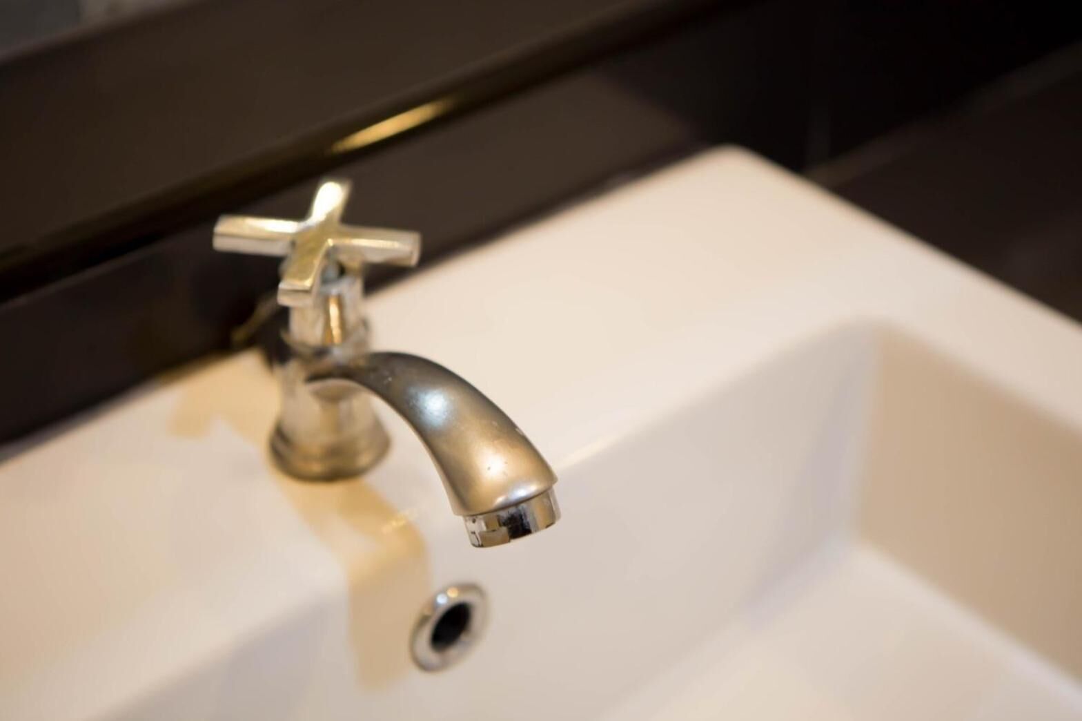 shower, free toiletries, towels