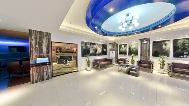 Lobby lounge - Icon Hotel Timog (Quezon City)