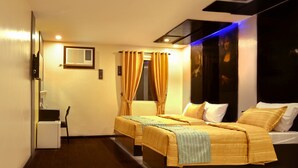 In-room safe, desk, rollaway beds, free WiFi - Icon Hotel Timog (Quezon City)