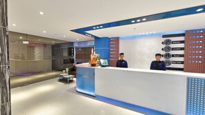 منصة إجراءات تسجيل الوصول/المغادرة