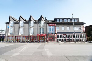 Fachada de la propiedad