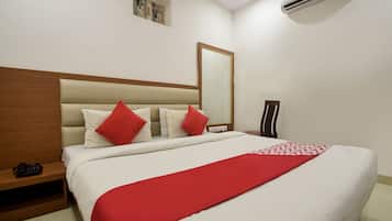 Standard Double or Twin Room, Private Bathroom | Bed sheets