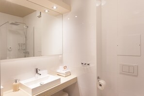 Apartment, Terrace, Garden View (Cleaning Fee Included in Price) | Bathroom - Sofie Apartments (Vienna)
