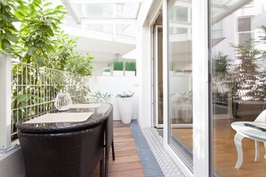 Apartment, Terrasse, Gartenblick (Cleaning Fee Included in Price) | Ausblick vom Zimmer