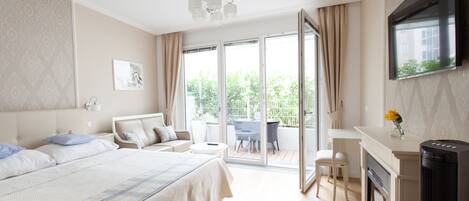 Apartment, Terrace, Garden View (Cleaning Fee Included in Price) | In-room safe, desk, soundproofing, iron/ironing board