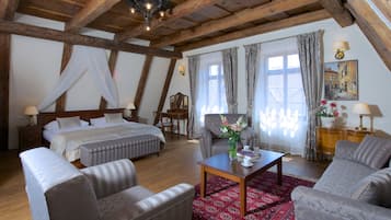 Ático de lujo, 3 habitaciones | 1 dormitorio, ropa de cama hipoalergénica, colchones viscoelásticos