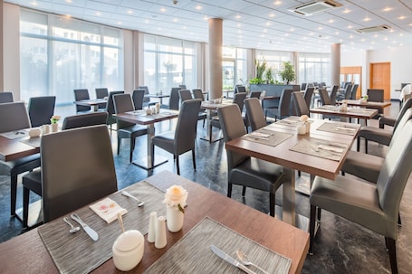 Daily buffet breakfast (EUR 16 per person)