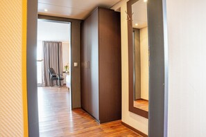 Studio Suite mit Balkon - Airways Hotel Frankfurt Airport West (Raunheim)