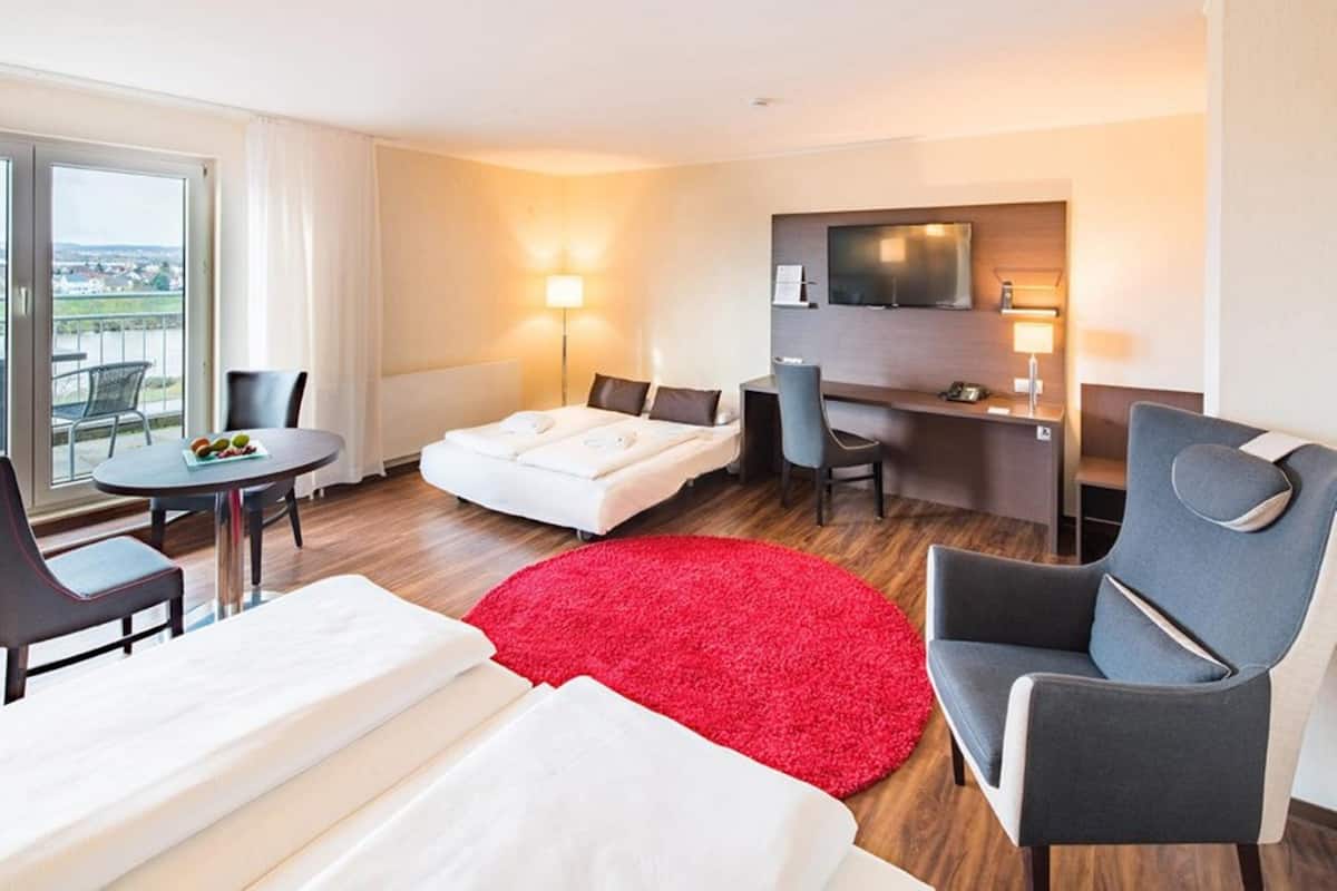Studio Suite mit Balkon | 1 Schlafzimmer, Schreibtisch, schallisolierte Zimmer