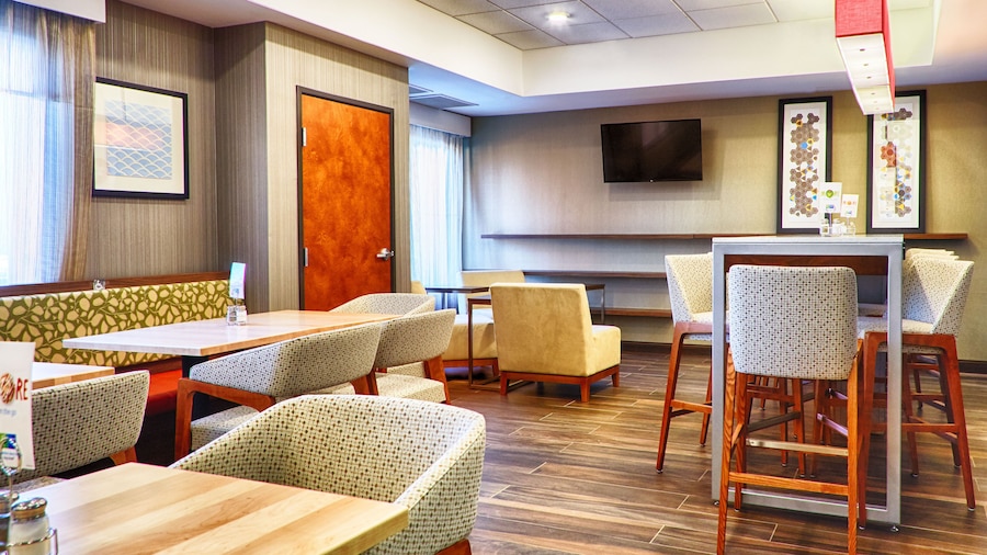 Holiday Inn Express Bordentown - Trenton South by IHG