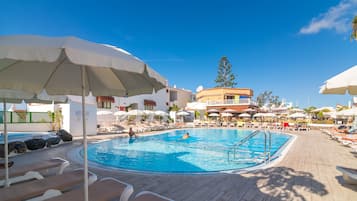 2 outdoor pools, pool umbrellas, sun loungers