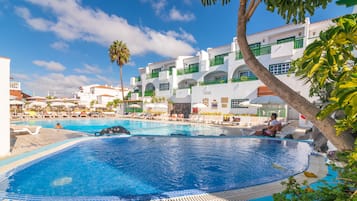 2 outdoor pools, pool umbrellas, sun loungers
