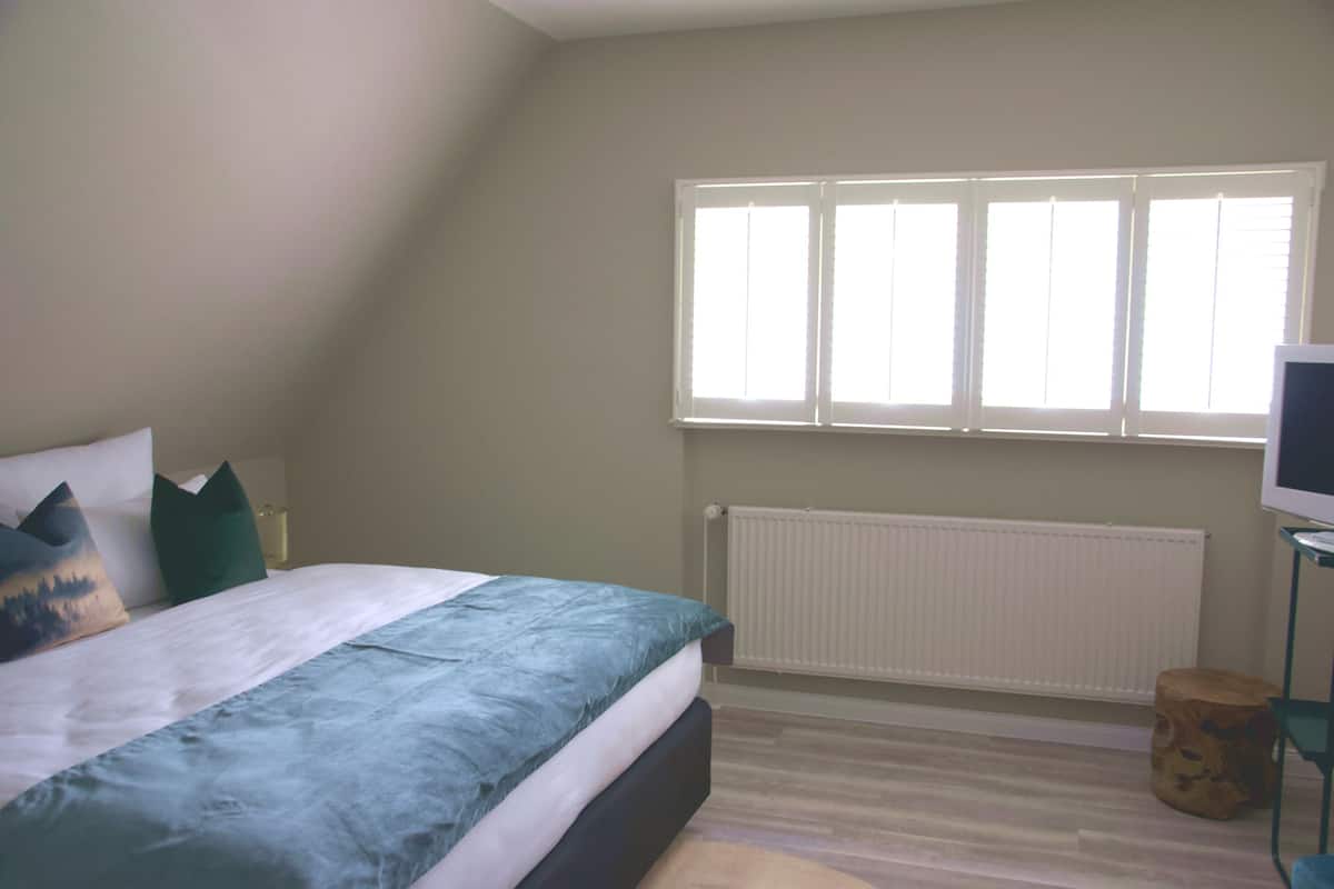 Standard-Doppelzimmer | 1 Schlafzimmer, Allergikerbettwaren, Daunenbettdecken, Schreibtisch