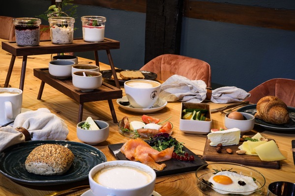 TĂ€gliches FrĂŒhstĂŒcksbuffet (20 EUR pro Person)