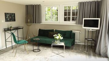 Comfort-Doppelzimmer, zum Garten hin | Allergikerbettwaren, Daunenbettdecken, Schreibtisch