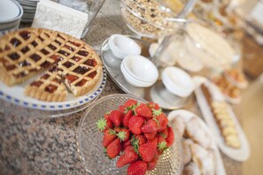 Gratis morgenmadsbuffet hver dag
