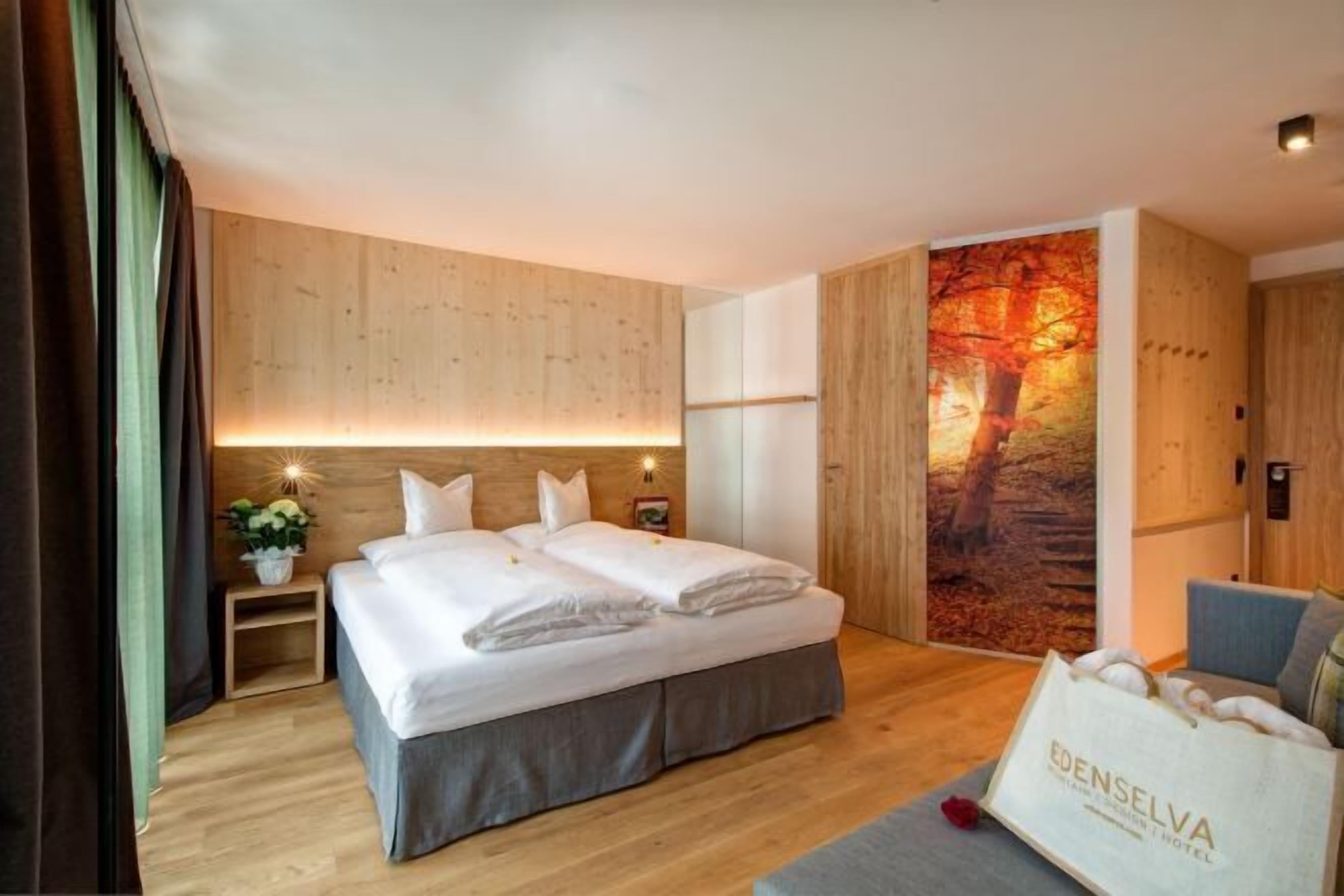 Minibar, in-room safe, individually decorated, individually furnished