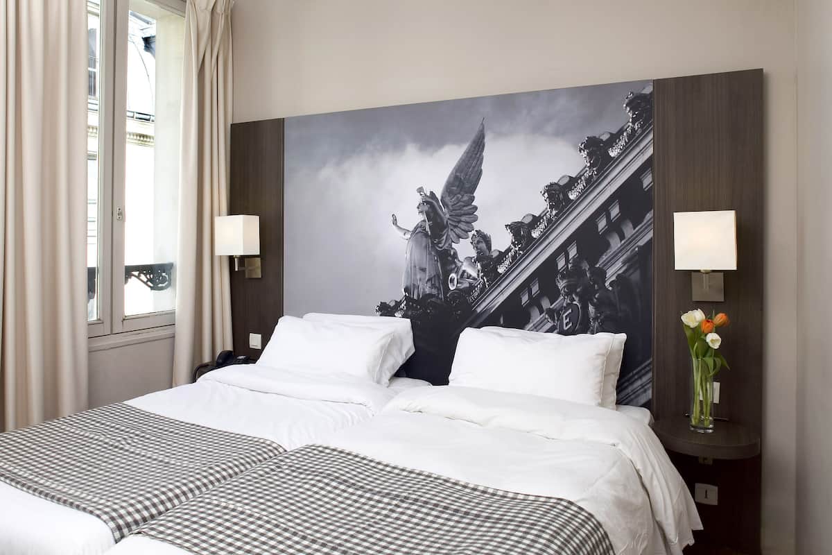 Coffres-forts dans les chambres, bureau, Wi-Fi gratuit, draps fournis