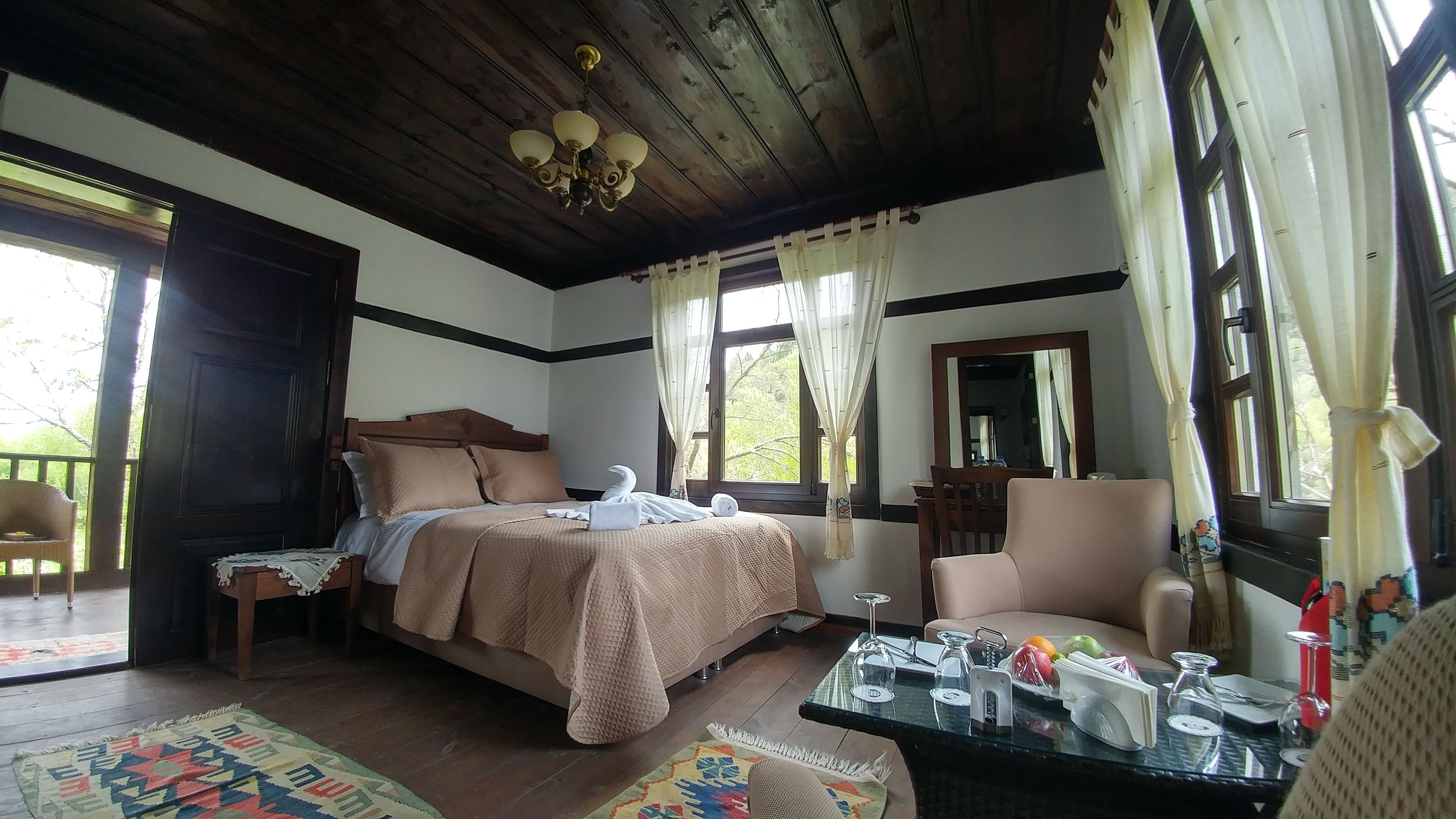 hunting mansion | minibar, in-room safe, blackout curtains, free wifi