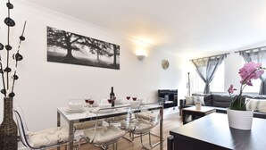 Unclassified image, 2 of 10, button - Clerkenwell Executive Apartments (London)