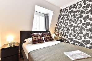 Appartement supérieur, 2 chambres | Fer et planche à repasser, lit de bébé (supplément)