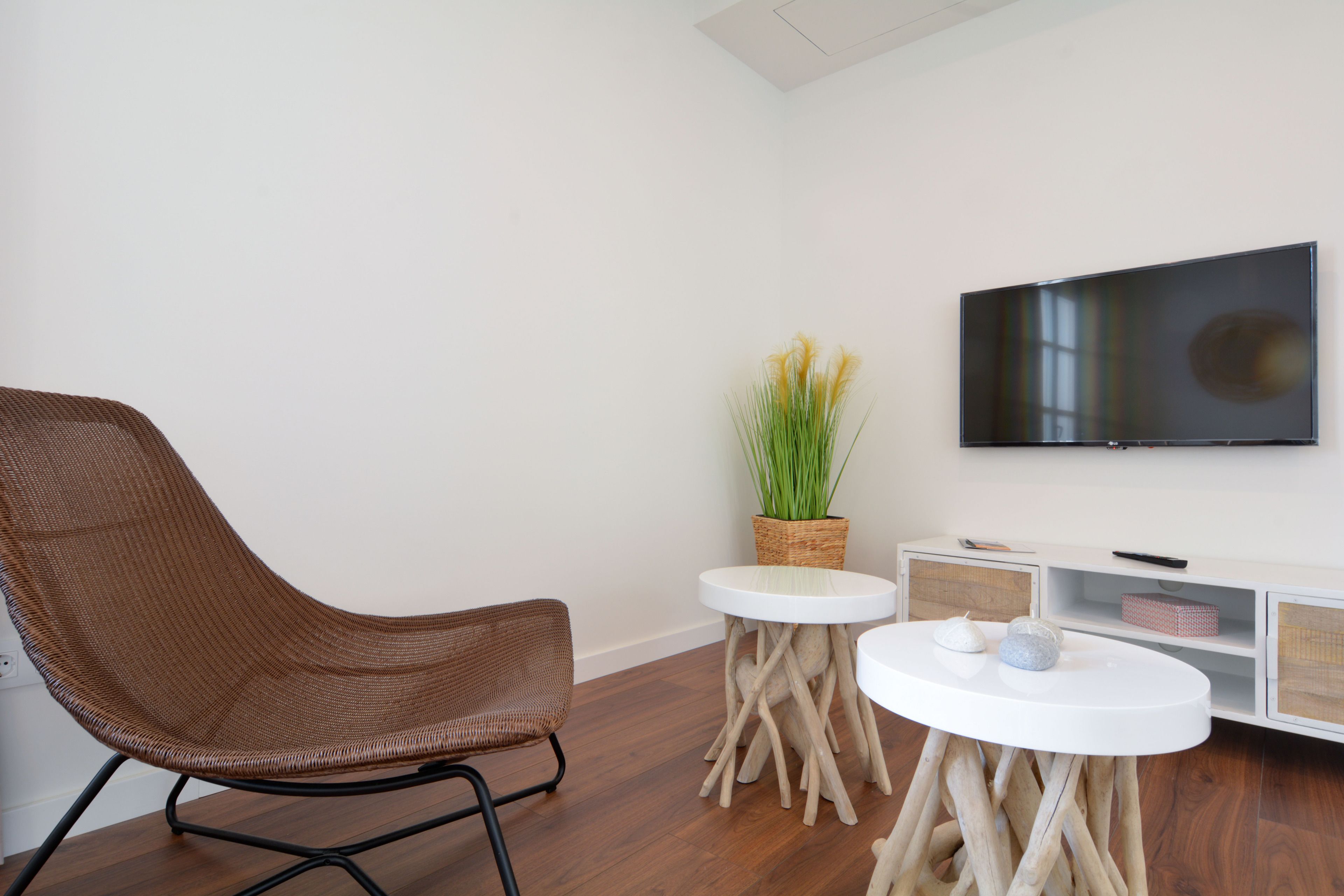 design apartment, 1 bedroom | living room | flat-screen tv