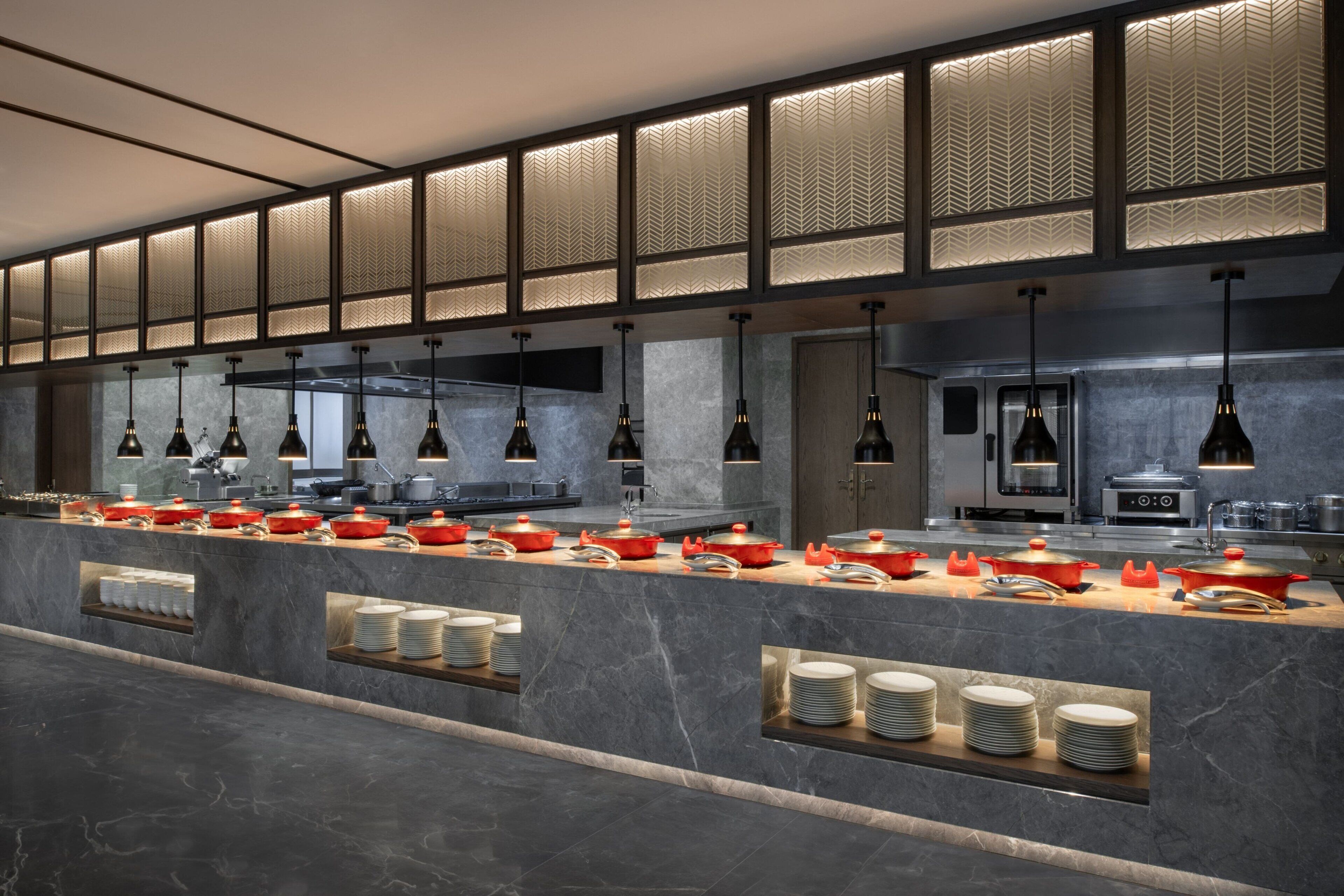 fridge, coffee/tea maker