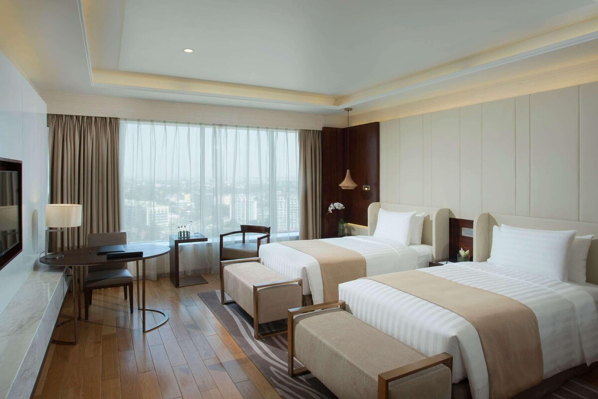 Minibar, in-room safe, desk, iron/ironing board (on request)