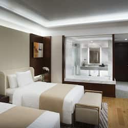 Minibar, in-room safe, desk, iron/ironing board