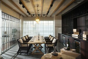 4 restaurants servant le petit déjeuner, le déjeuner et le dîner