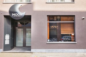 Property entrance - Hotel Moon (Sint-Niklaas)