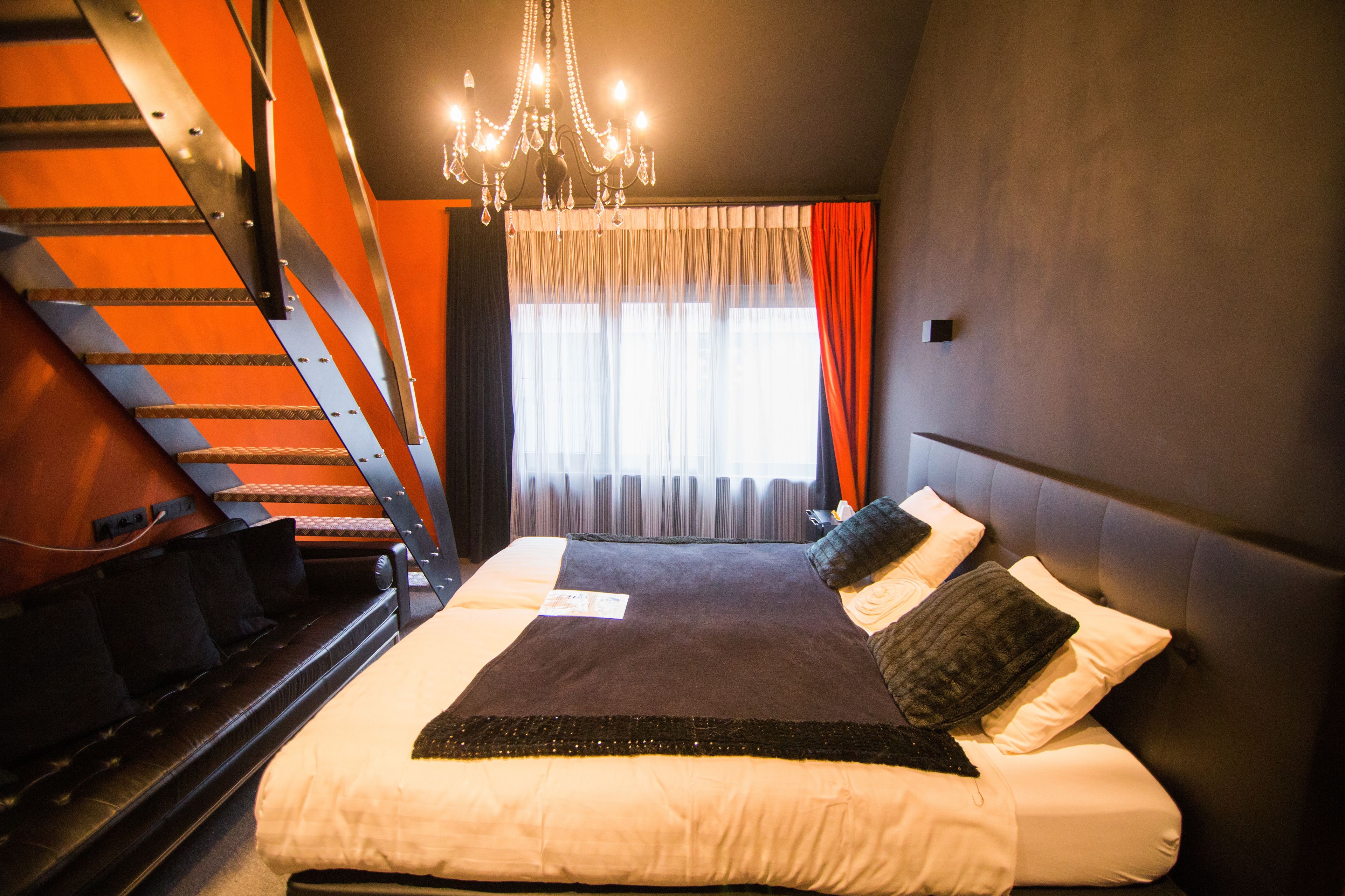 suite | minibar, individually decorated, individually furnished, desk