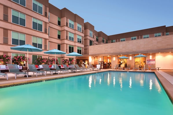 Outdoor pool, pool umbrellas