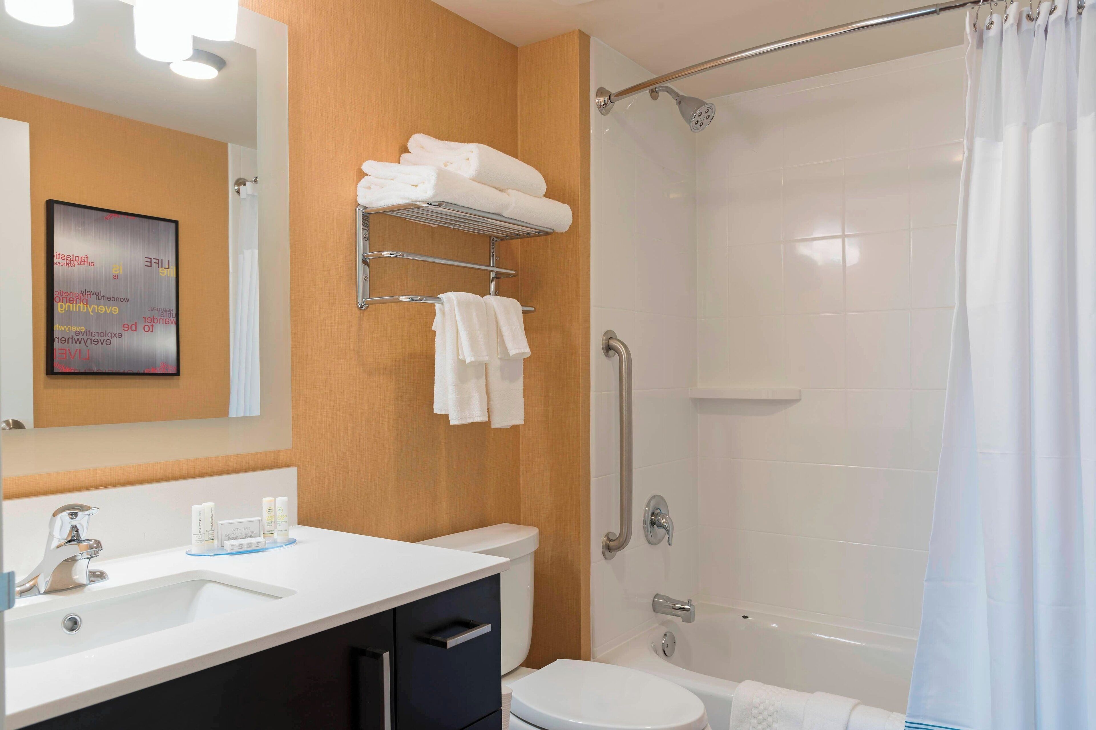 suite, 1 bedroom, non smoking | bathroom | combined shower/bathtub, free toiletries, hair dryer, towels