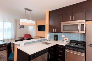 Laptop workspace, iron/ironing board, free WiFi, alarm clocks - TownePlace Suites by Marriott Mansfield (Mansfield)