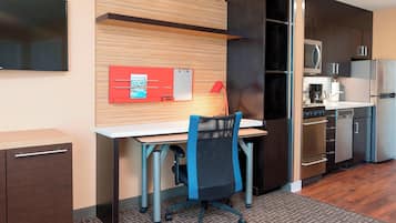 Suite, 1 Bedroom, Non Smoking | 1 bedroom, laptop workspace, iron/ironing board, free WiFi