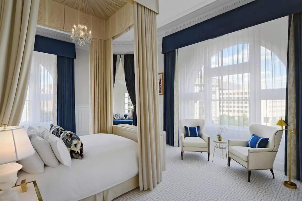 1 bedroom, Egyptian cotton sheets, premium bedding, down duvets