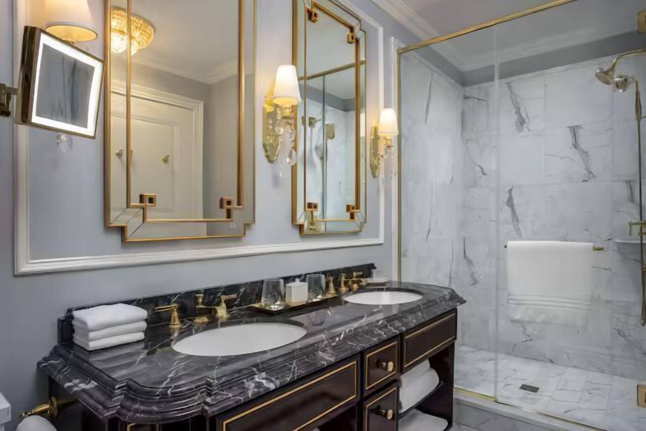 Deep-soaking bathtub, free toiletries, hair dryer, bathrobes