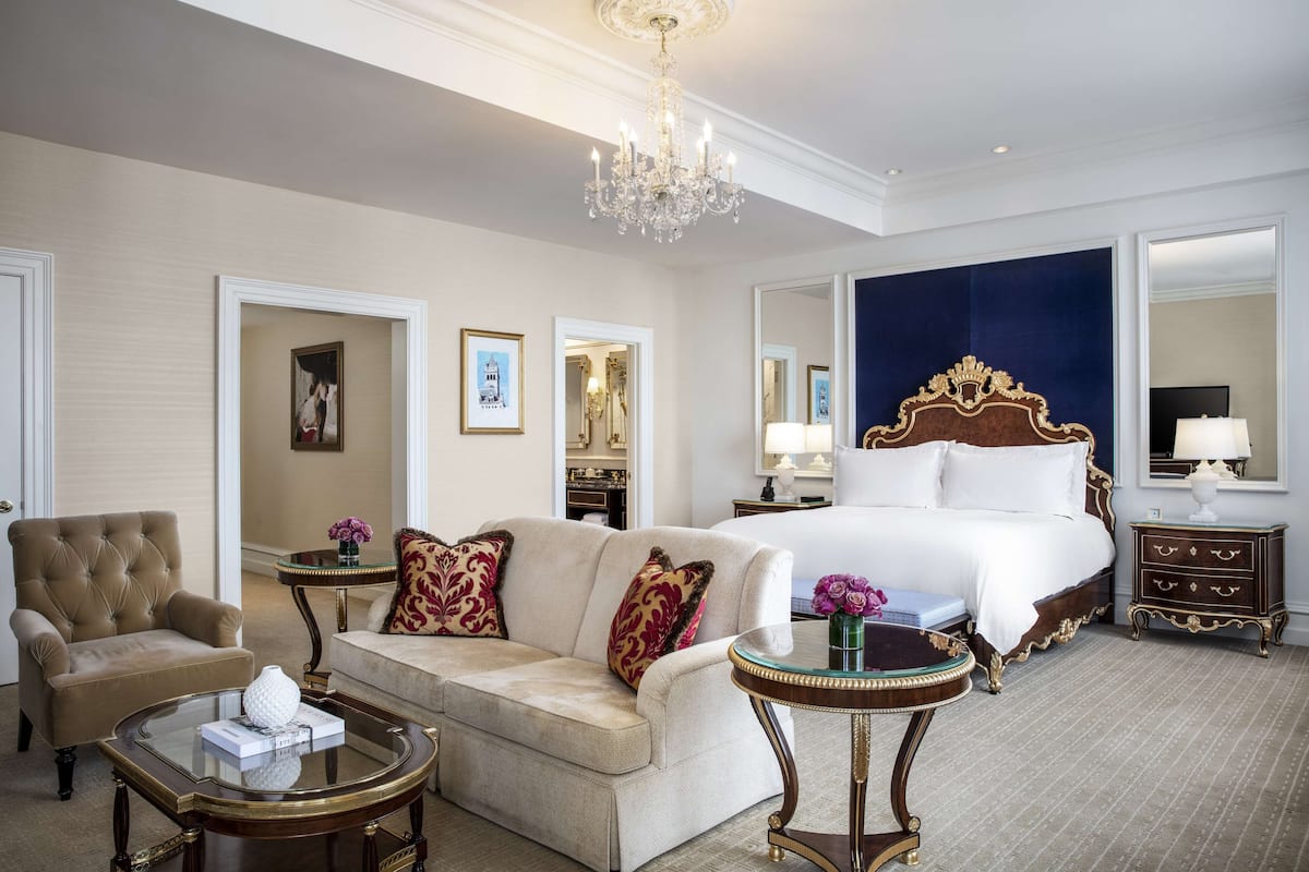 Junior Suite, 1 King Bed | Living area