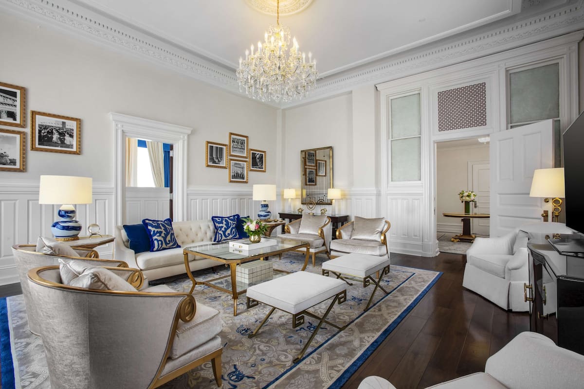 Suite, 1 Bedroom | Living area