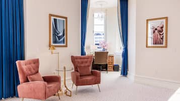Pennsylvania Ave 1 Bedroom Suite | Egyptian cotton sheets, premium bedding, down comforters, pillowtop beds