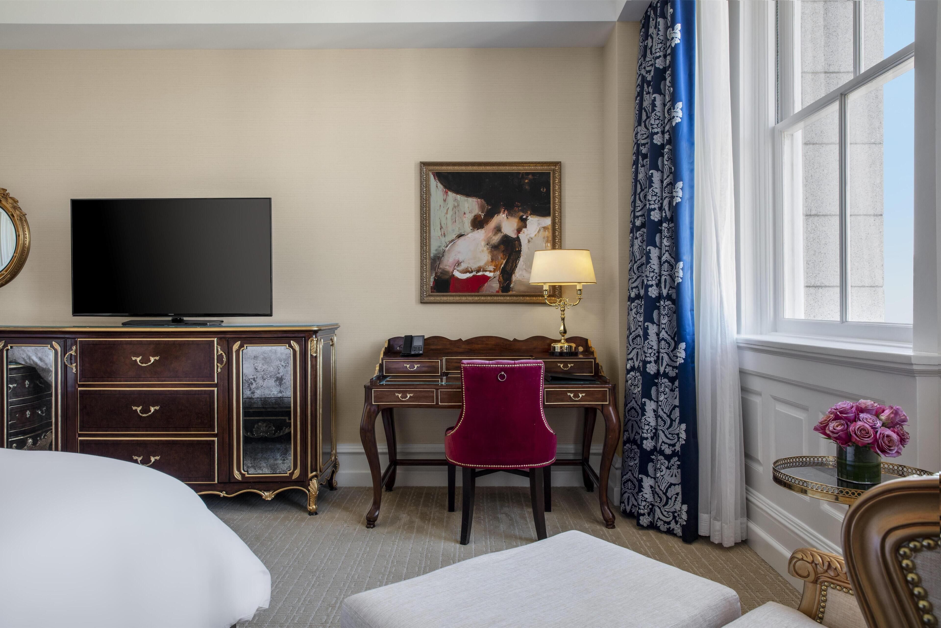 Egyptian cotton sheets, premium bedding, down duvets, pillow-top beds