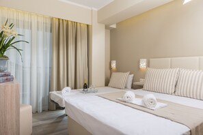 In-room safe, desk, soundproofing, rollaway beds - Ammos Beach Seaside Luxury Suites (Katerini)