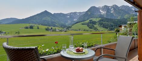 Check-in/check-out kiosk