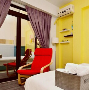 Standard Double Room | Free WiFi, bed sheets - STSP Guest House (Tainan)