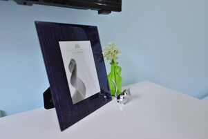 WiFi (無料)、ベッドシーツ