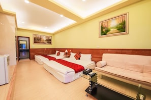 Cortinas blackout, wifi gratis y ropa de cama